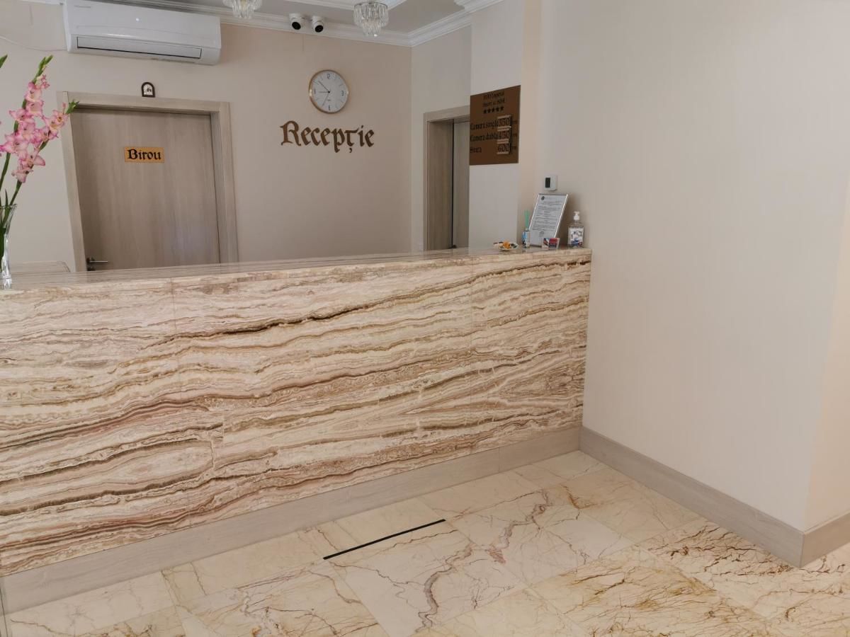 Отель Pensiunea JOJO Imperial Resort&Spa Бэиле-Еркулане-30