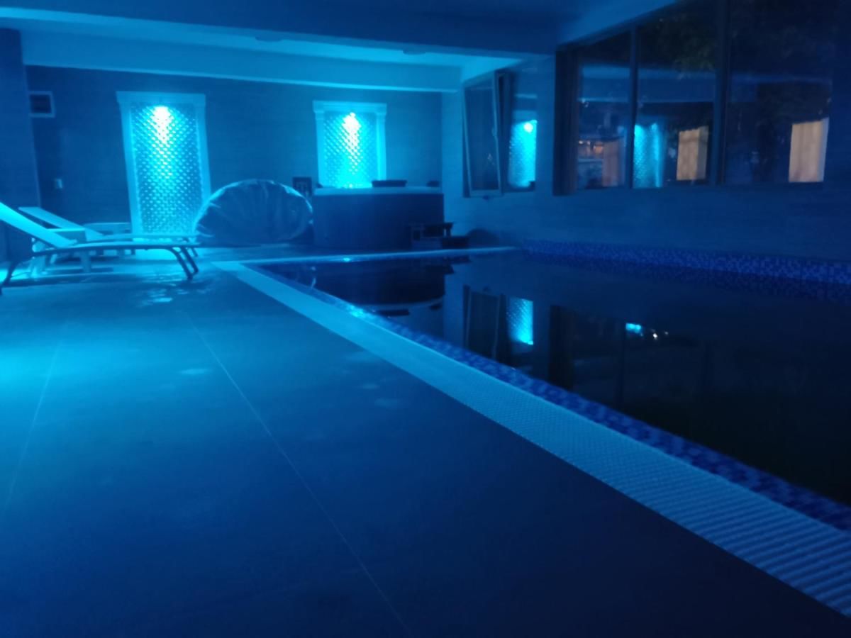 Отель Pensiunea JOJO Imperial Resort&Spa Бэиле-Еркулане